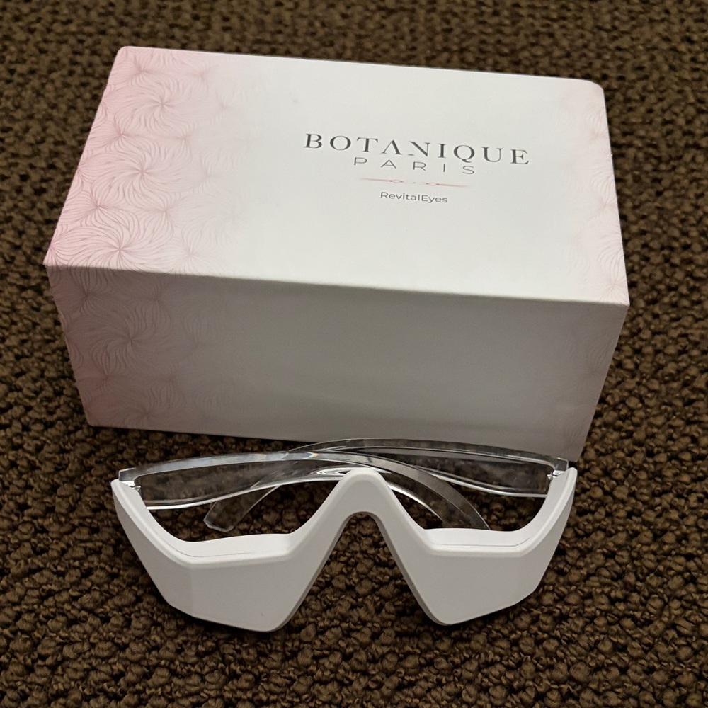 Botanique Paris RevitalEyes White Eye Treatment Mask